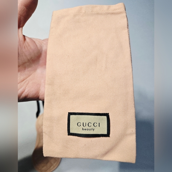 Gucci Blush Beauty Quilted Sleep Mask - Picture 2 of 6